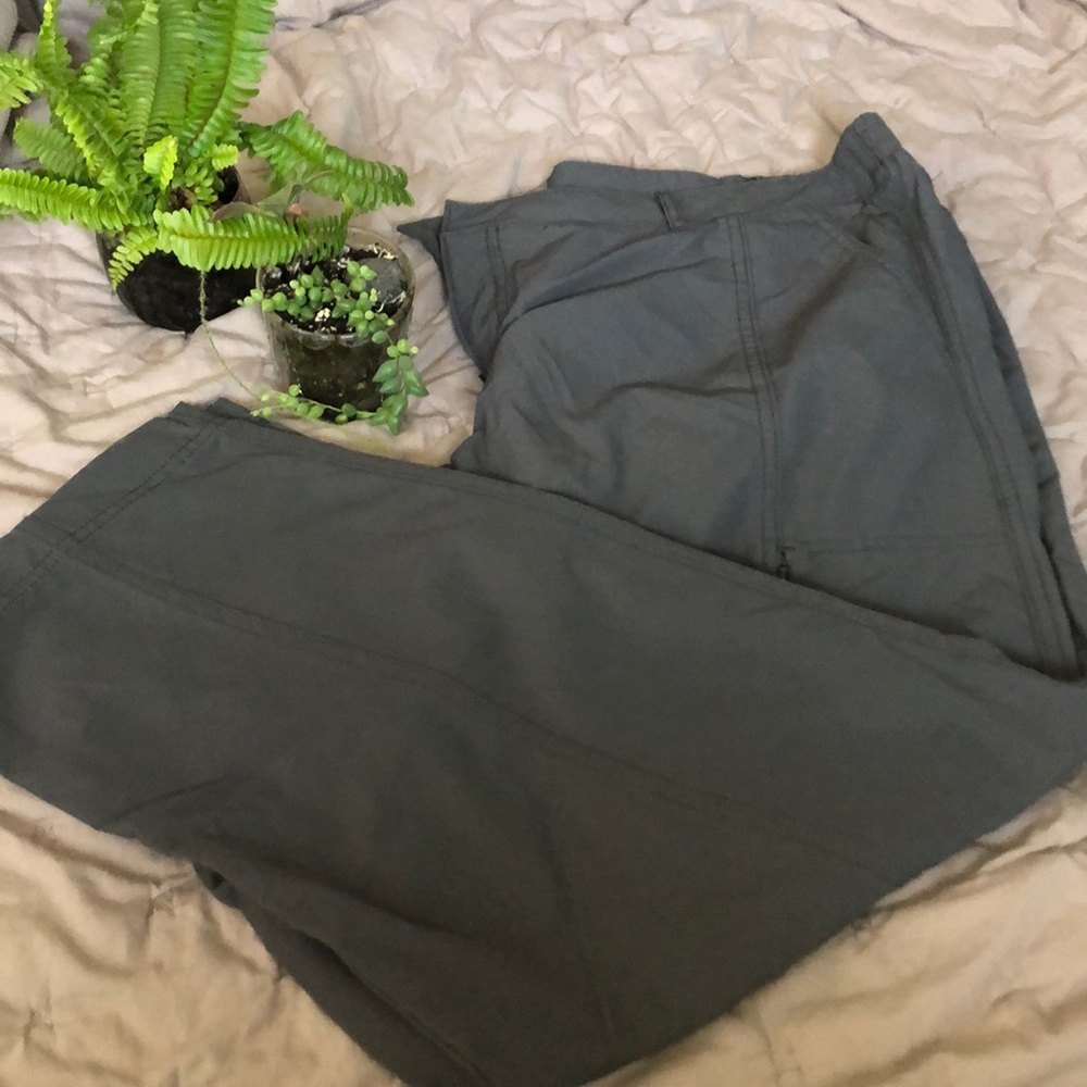 Size 16 Kirkland brand water resistant travel pant